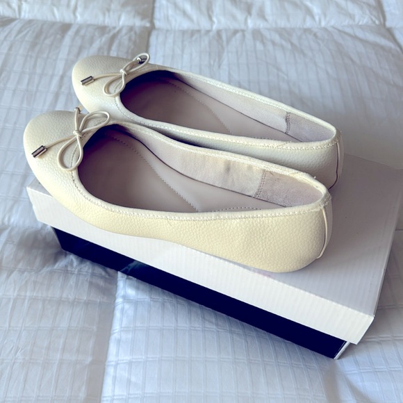 Ecru Shoes - Picture 2 of 6